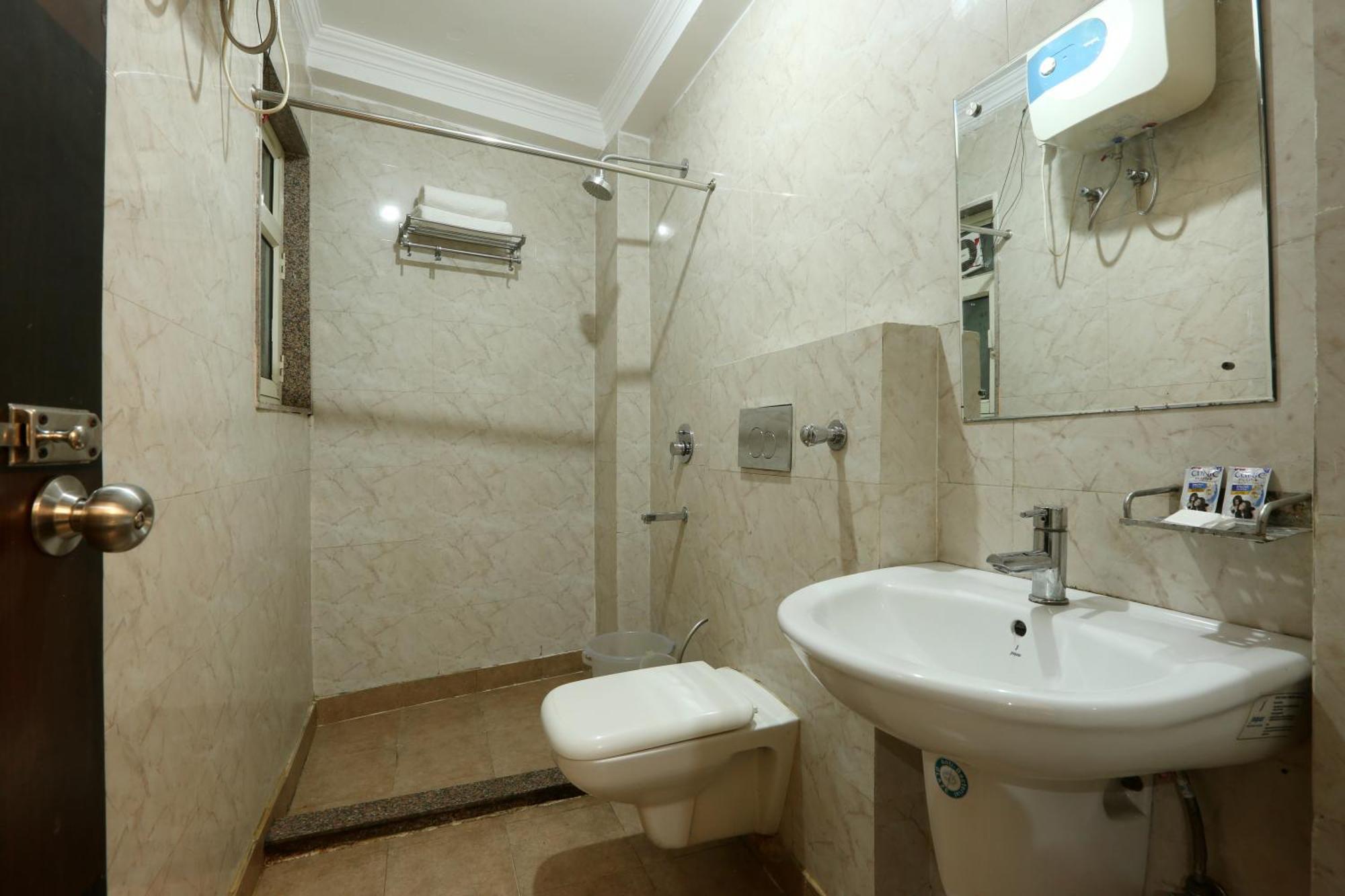Park Near Delhi Airport 3* New Delhi